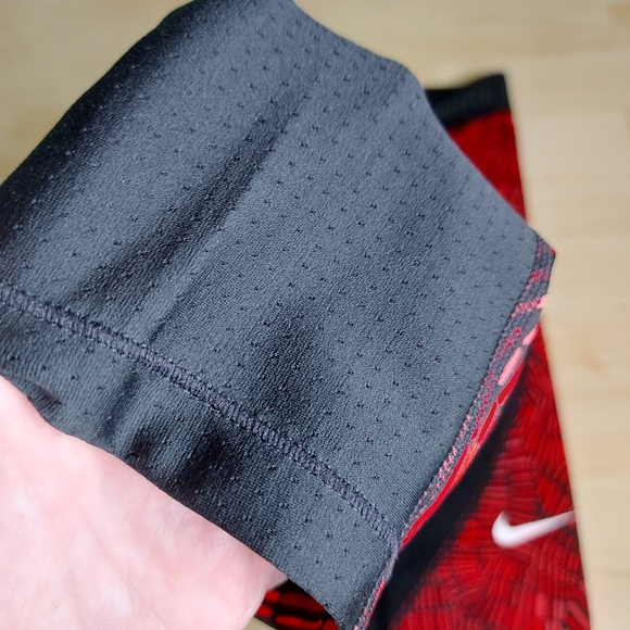 Nike Pro Mesh Crop Red Legging - Picture 4 of 8